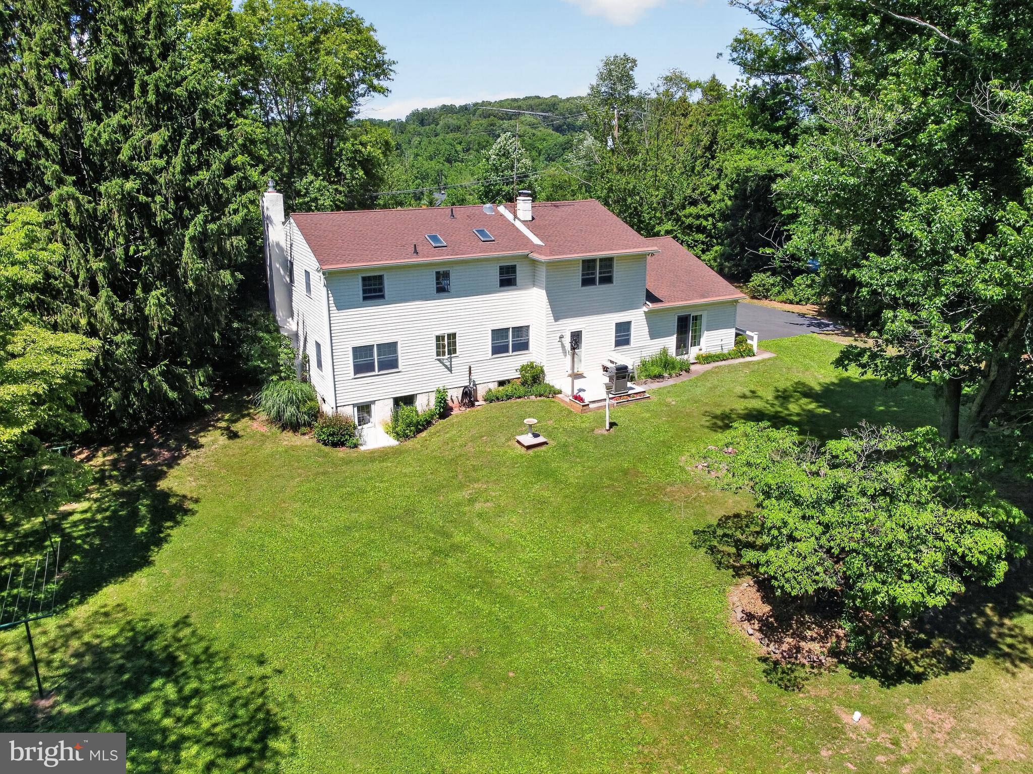 272 Pigeon Creek Road Pottstown, PA 19465 - Photo 7 of 40