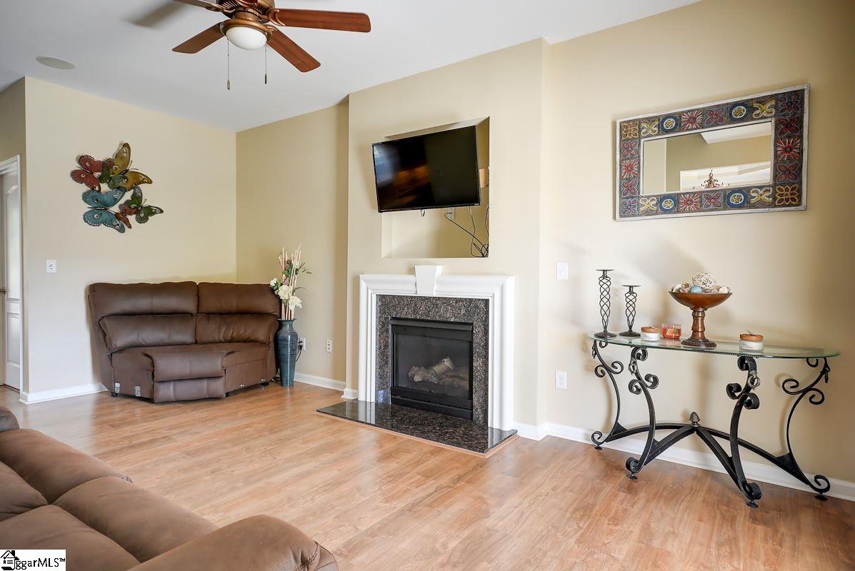 124 Wynbrook Way Boiling Springs, SC 29316 - Photo 3 of 31 Gallery Image 3