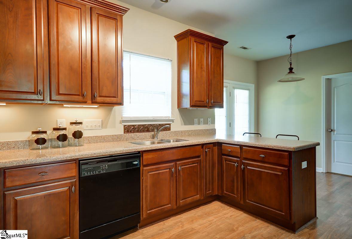 124 Wynbrook Way Boiling Springs, SC 29316 - Photo 8 of 31 Gallery Image 8