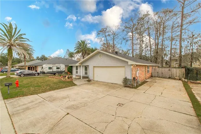 $349,900 | 20 Parlange Drive, Destrehan, LA 70047