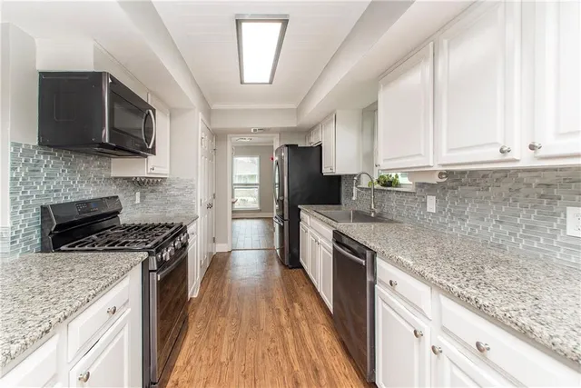 $349,900 | 20 Parlange Drive, Destrehan, LA 70047