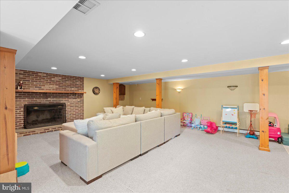 126 Short Road Doylestown, PA 18901 - Photo 28 of 38