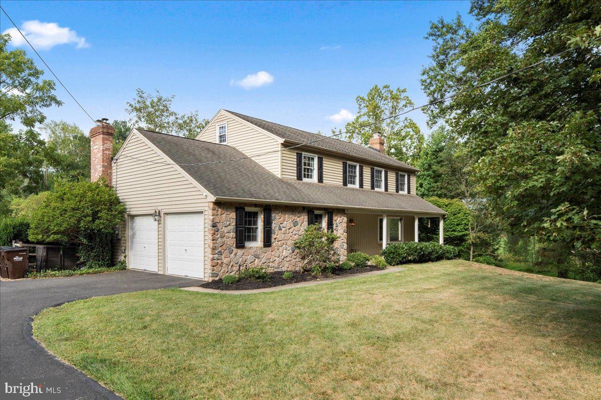 126 Short Road Doylestown, PA 18901 - Photo 3 of 38