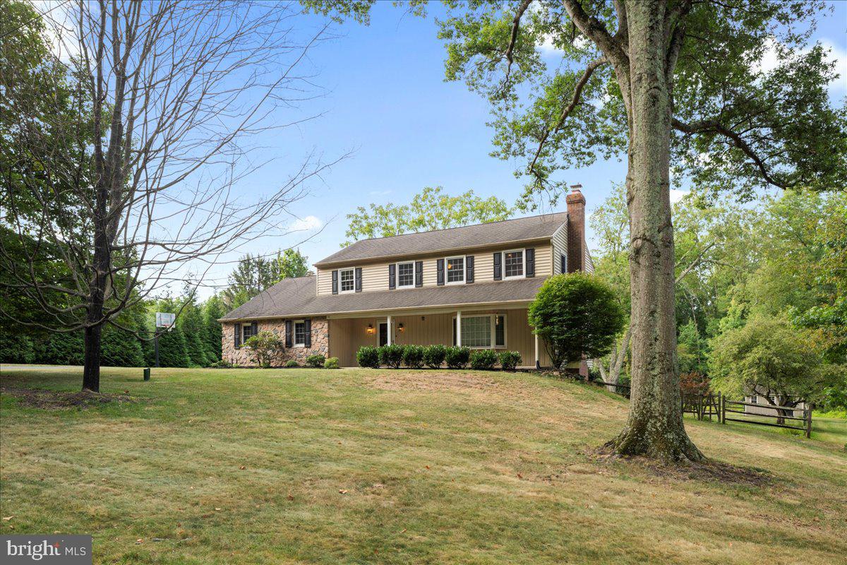 126 Short Road Doylestown, PA 18901 - Photo 4 of 38