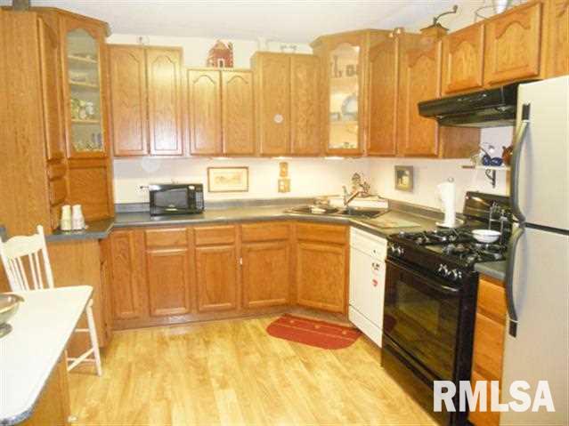 114 Valley Heights Road Blue Grass, IA 52726 - Photo 5 of 24 Gallery Image 5