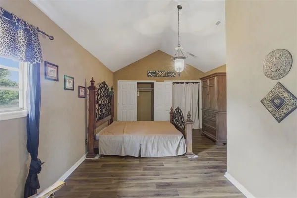 $285,000 | 406 South Lightner Avenue, Iowa, LA 70647
