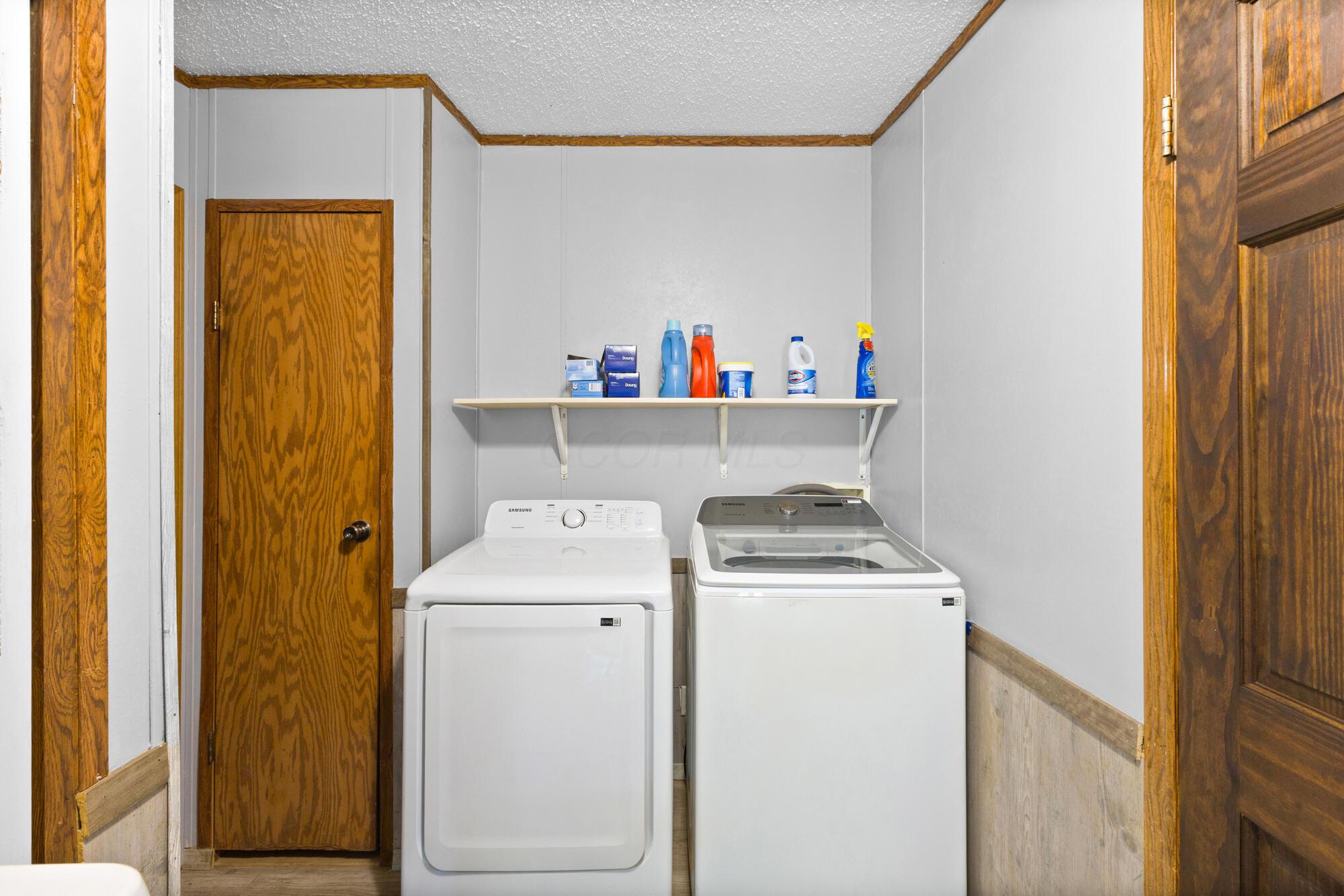 10541 Clearport Road Southwest Amanda, OH 43102 - Photo 14 of 39 Laundry Room
