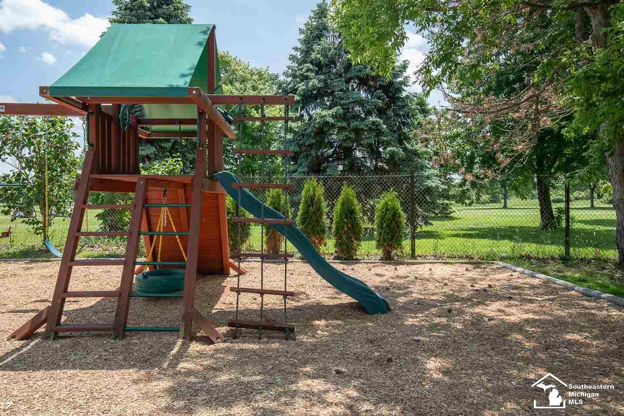 1513 Smith Road Temperance, MI 48182 - Photo 34 of 46