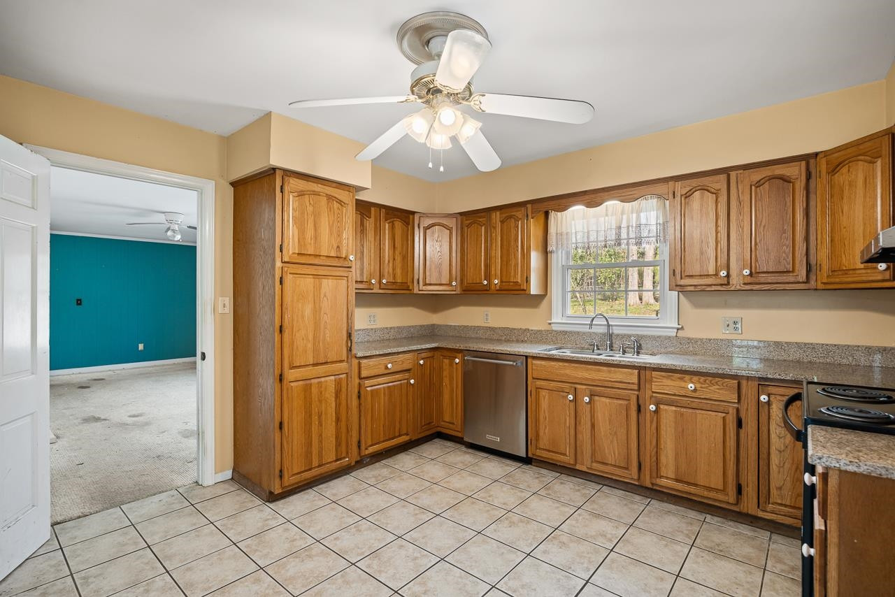 3215 Plantation Road Raleigh, NC 27609 - Photo 9 of 28 Photo 9