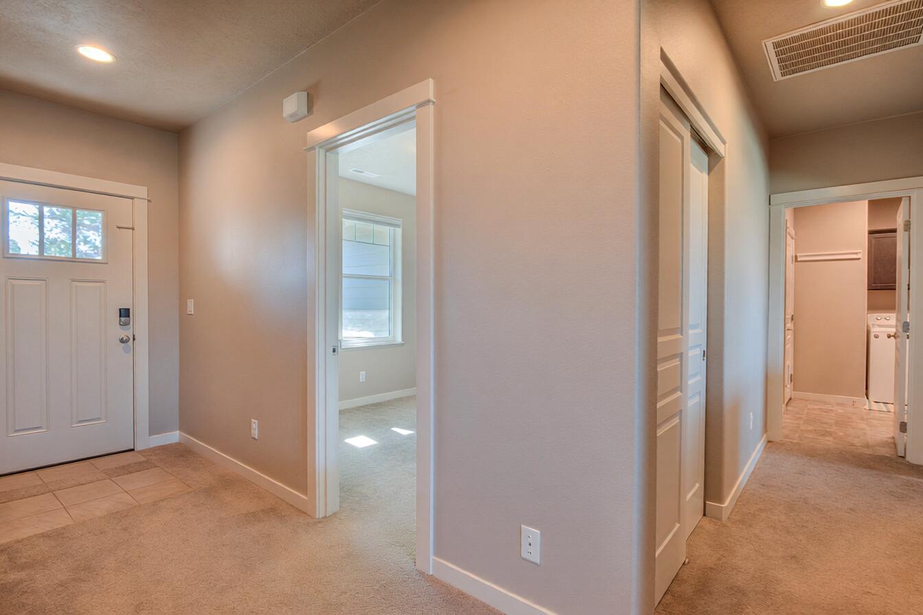 53475 Bridge Drive La Pine, OR 97739 - Photo 3 of 34 IMG_7154