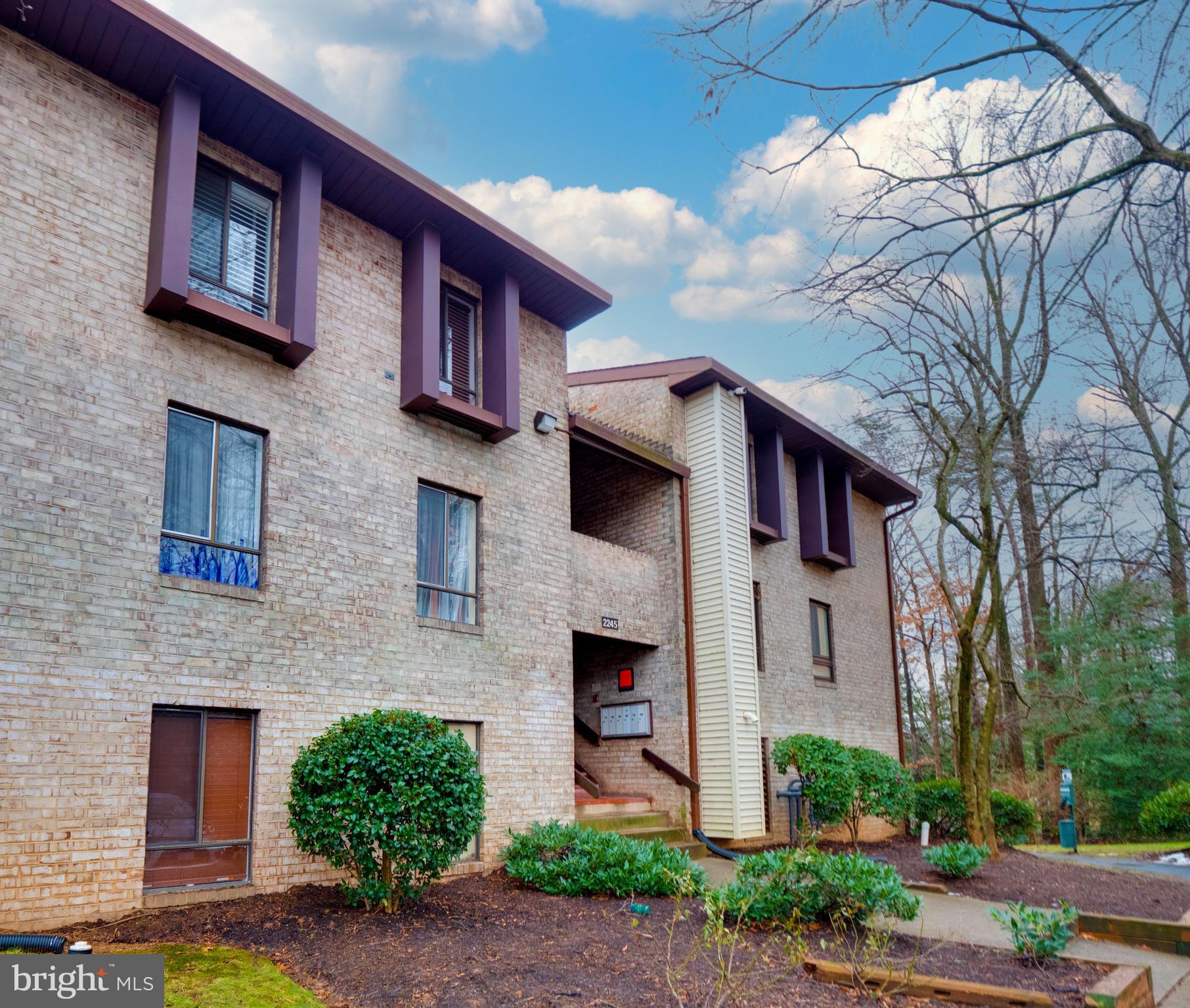 2245 Castle Rock Square, Unit 12C Reston, VA 20191 - Photo 2 of 37 Gallery Image 2
