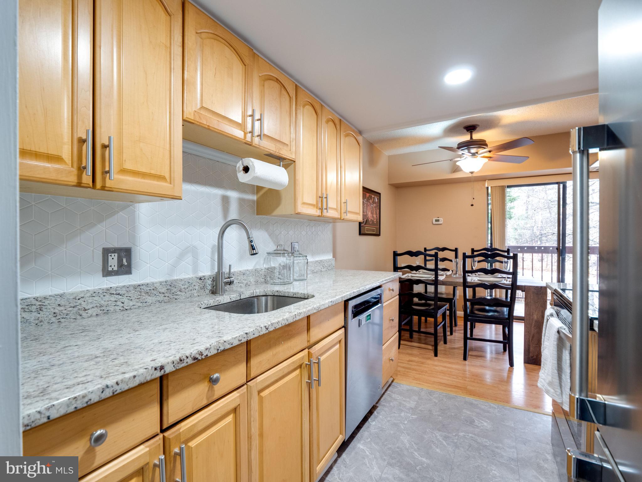 2245 Castle Rock Square, Unit 12C Reston, VA 20191 - Photo 4 of 37 Gallery Image 4