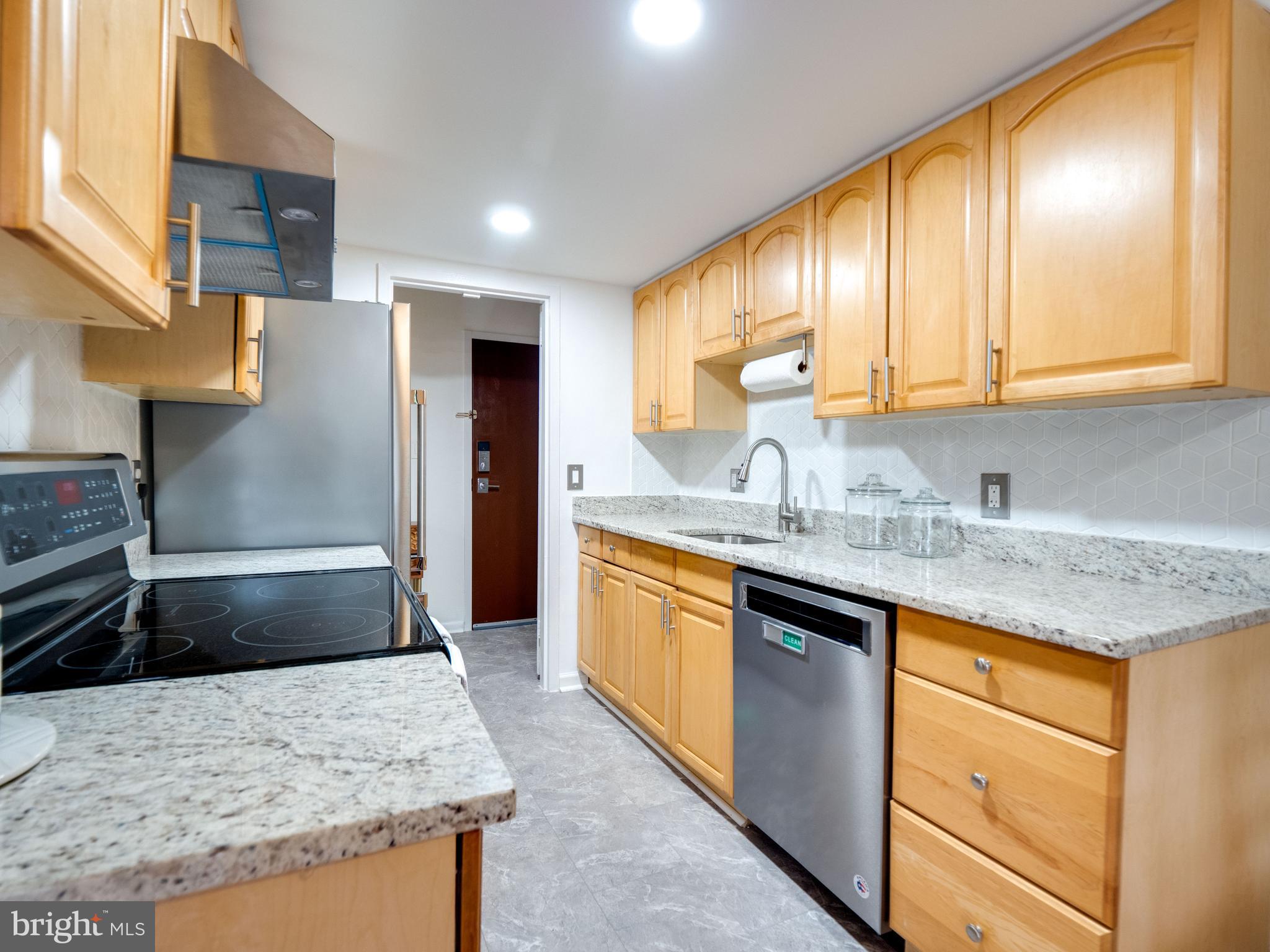 2245 Castle Rock Square, Unit 12C Reston, VA 20191 - Photo 5 of 37 Gallery Image 5