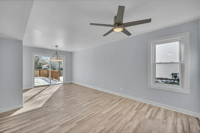 $395,900 | 813 Kansas Street, Carol Stream, IL 60188