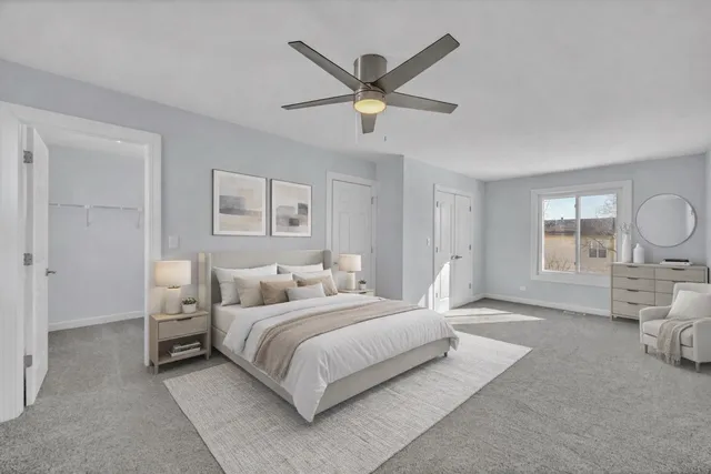 $395,900 | 813 Kansas Street, Carol Stream, IL 60188