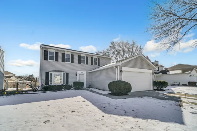 $395,900 | 813 Kansas Street, Carol Stream, IL 60188