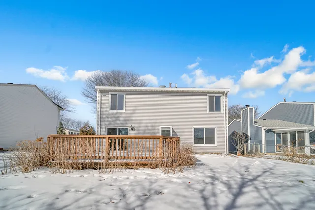 $395,900 | 813 Kansas Street, Carol Stream, IL 60188