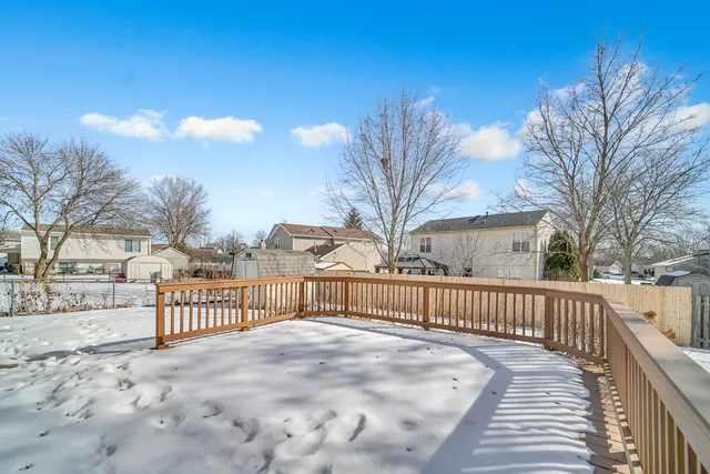 $395,900 | 813 Kansas Street, Carol Stream, IL 60188