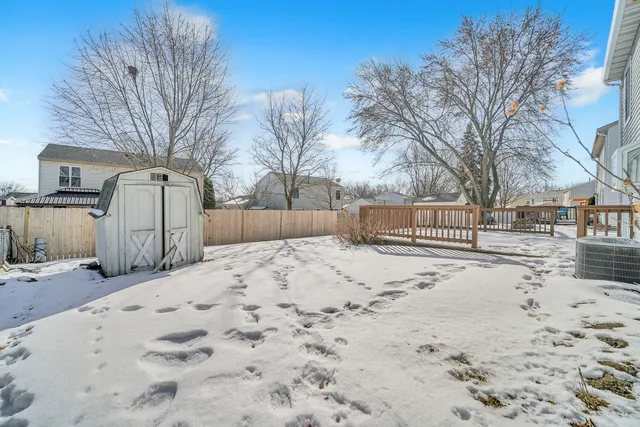 $395,900 | 813 Kansas Street, Carol Stream, IL 60188