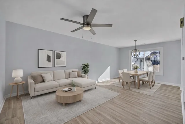 $395,900 | 813 Kansas Street, Carol Stream, IL 60188