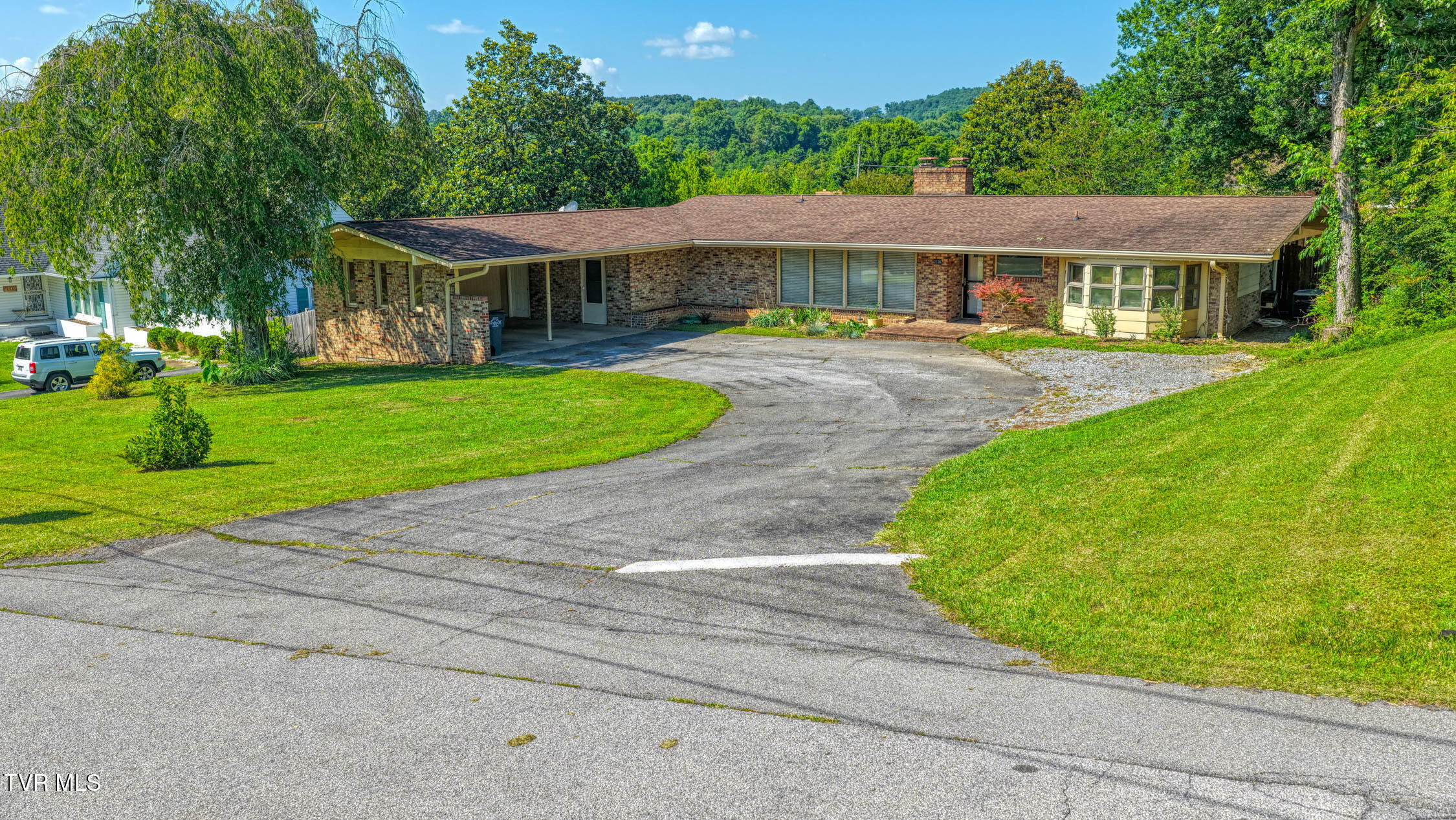 2136 Heatherly Road Kingsport, TN 37660 - Photo 2 of 51 2136 Heatherly. Kpt MLSa (2 of 32)