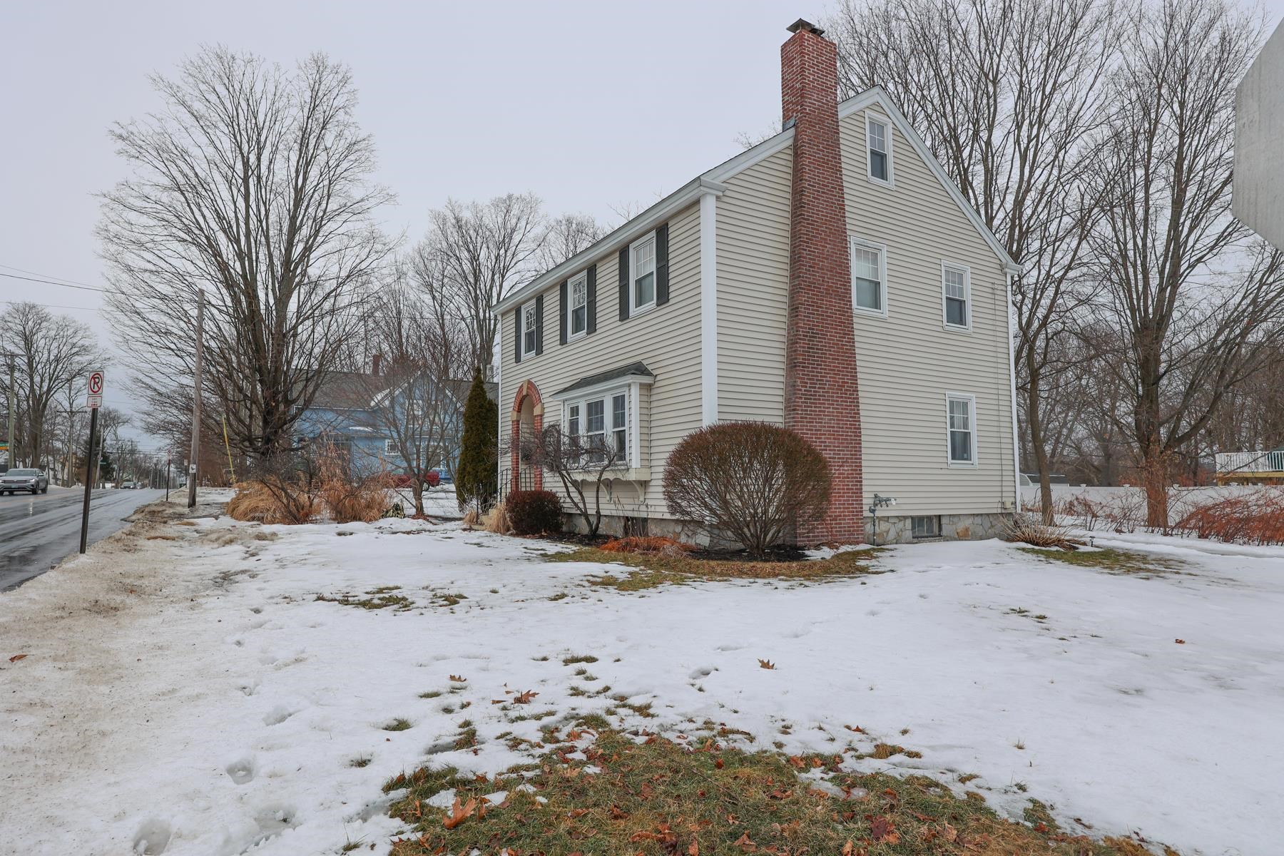 606 Candia Road Manchester, NH 03109 - Photo 2 of 34