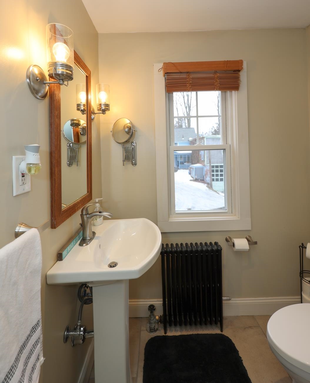 606 Candia Road Manchester, NH 03109 - Photo 23 of 34