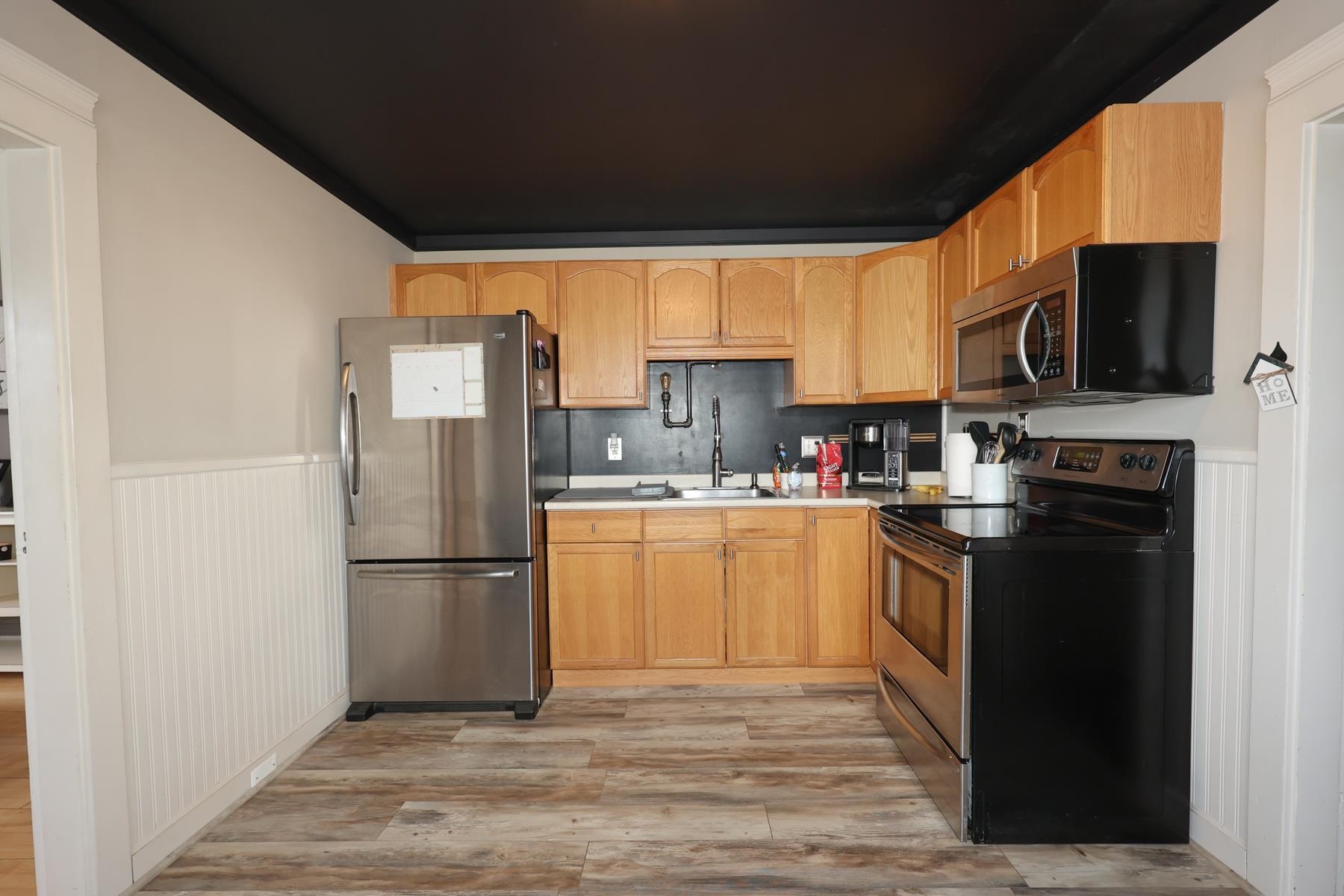606 Candia Road Manchester, NH 03109 - Photo 9 of 34