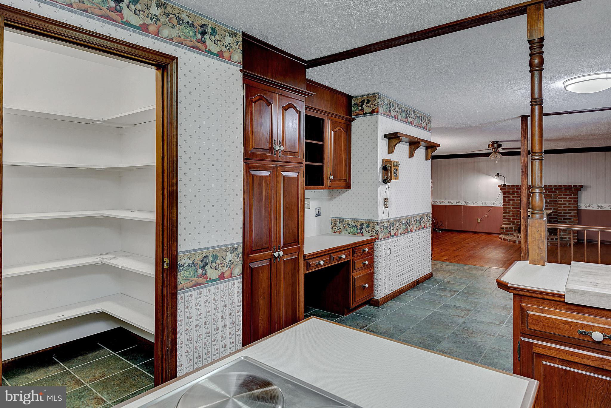 586 Spring Lane Boiling Springs, PA 17007 - Photo 11 of 59 Gallery Image 11