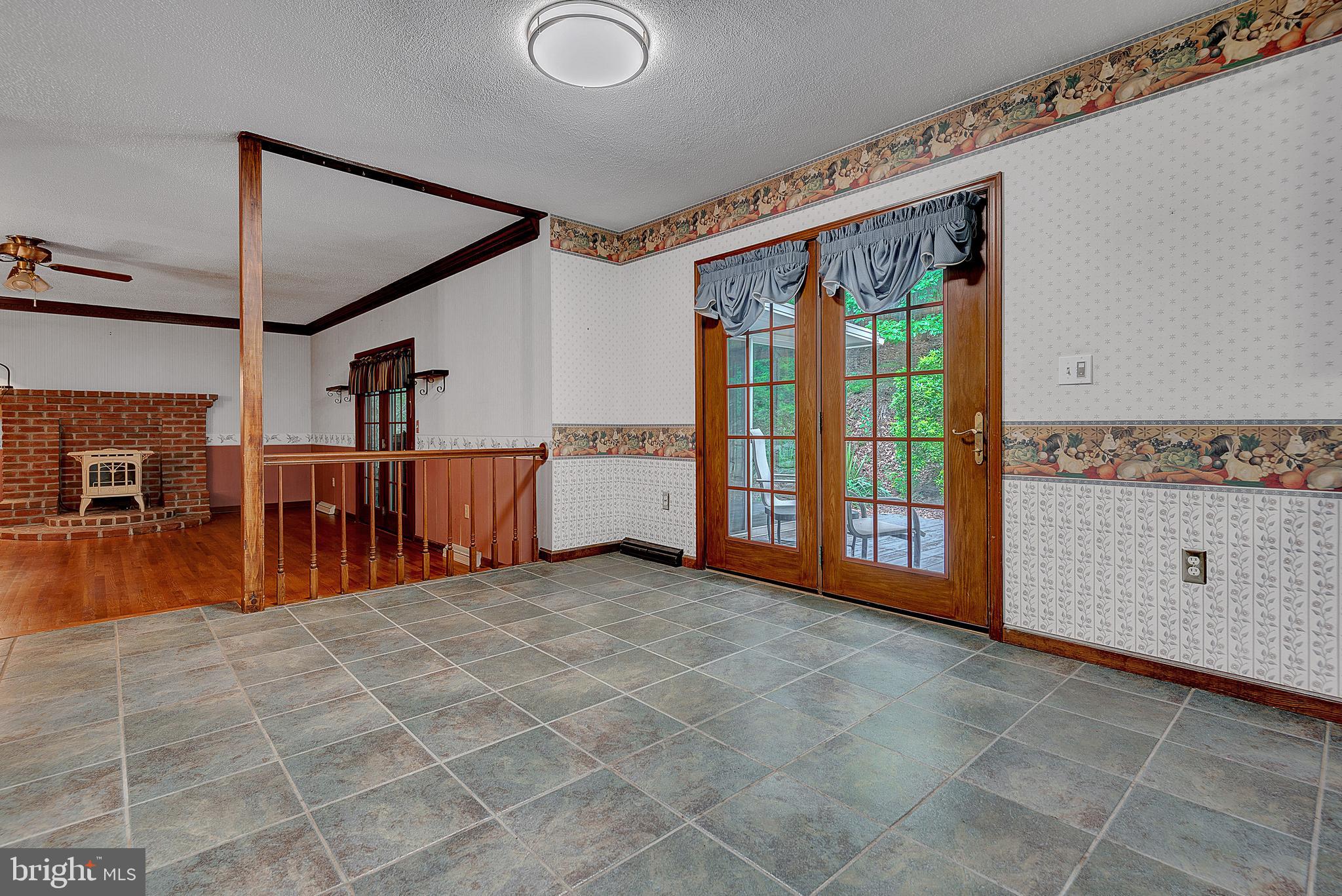 586 Spring Lane Boiling Springs, PA 17007 - Photo 12 of 59 Gallery Image 12