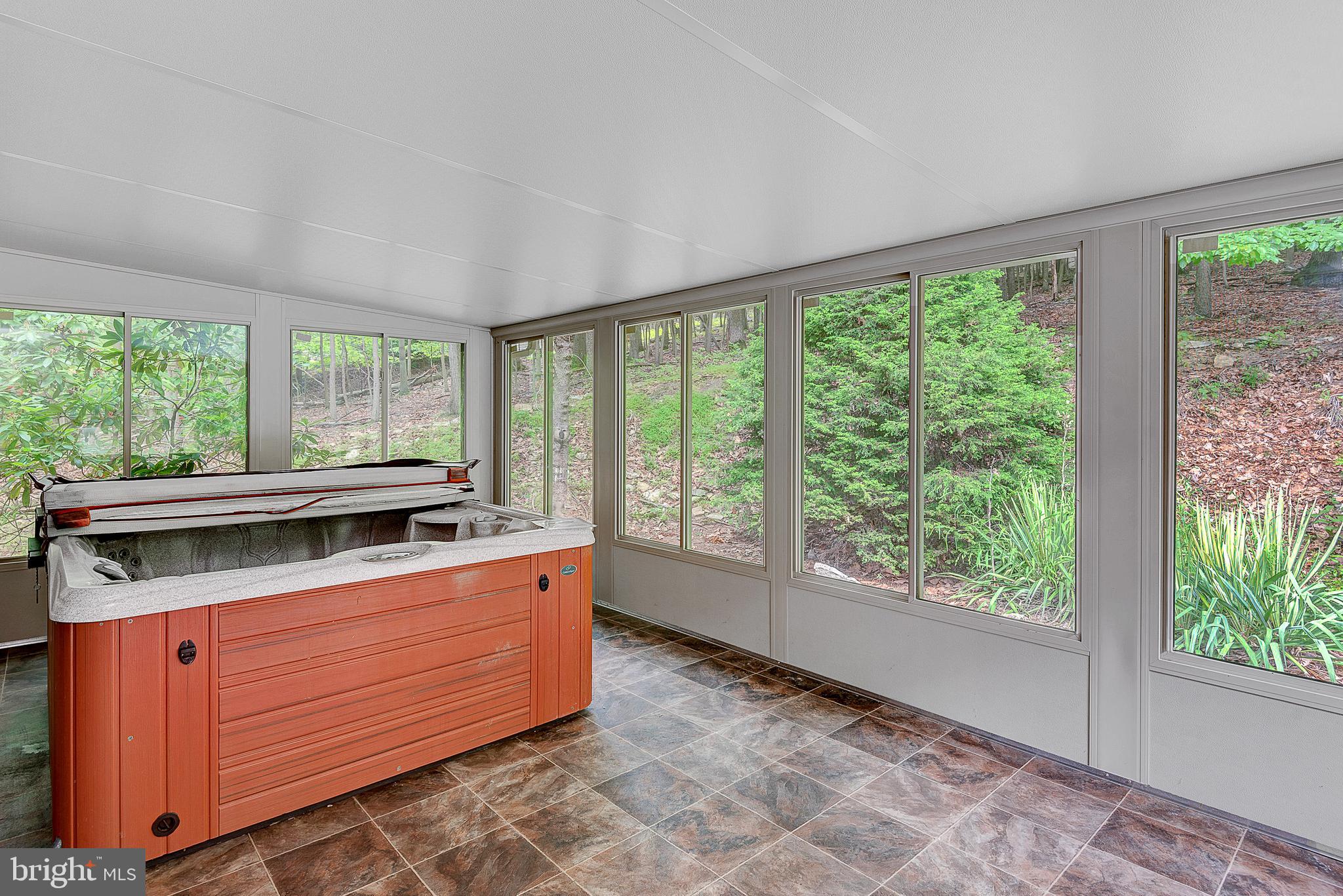 586 Spring Lane Boiling Springs, PA 17007 - Photo 17 of 59 Gallery Image 17
