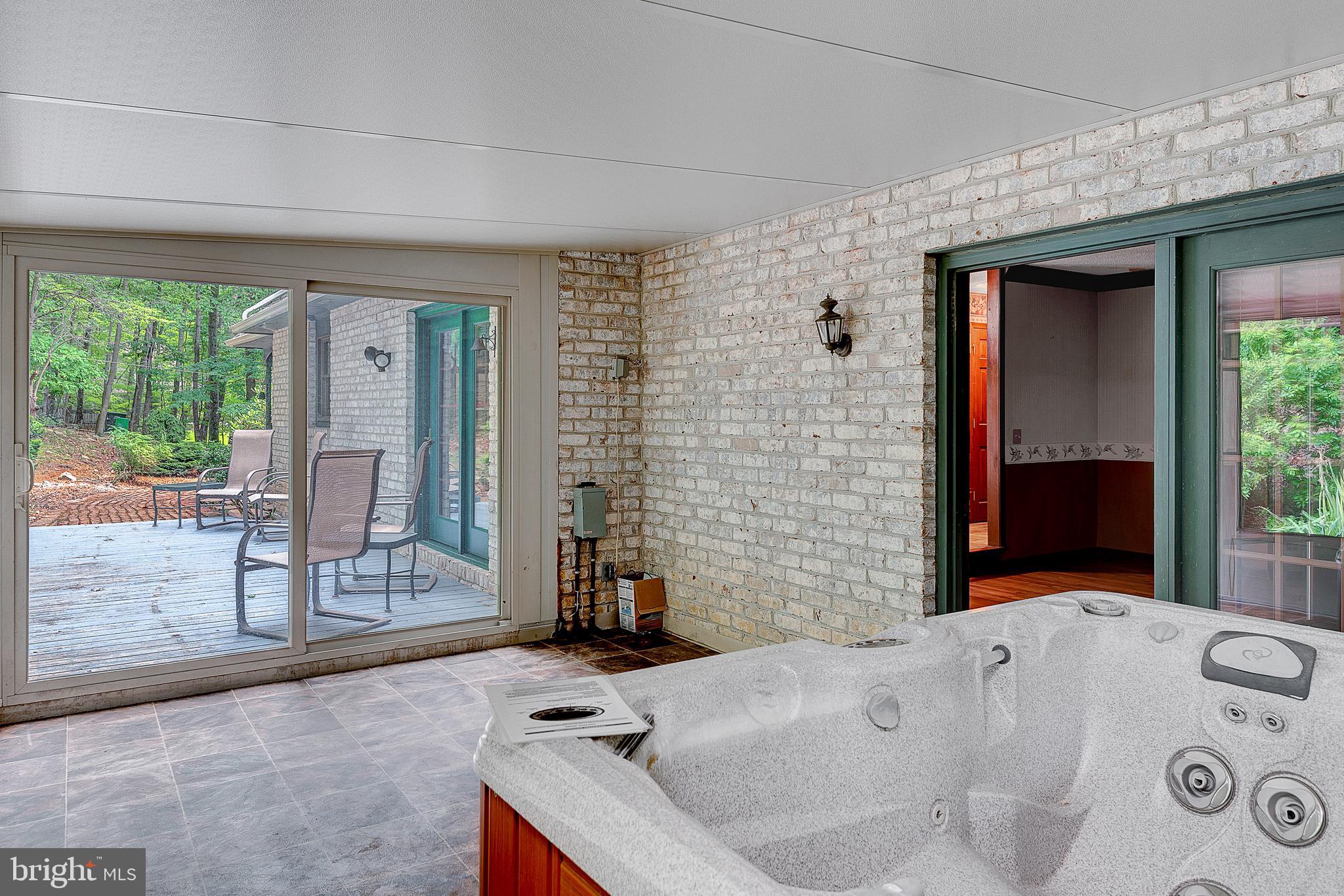 586 Spring Lane Boiling Springs, PA 17007 - Photo 18 of 59 Gallery Image 18