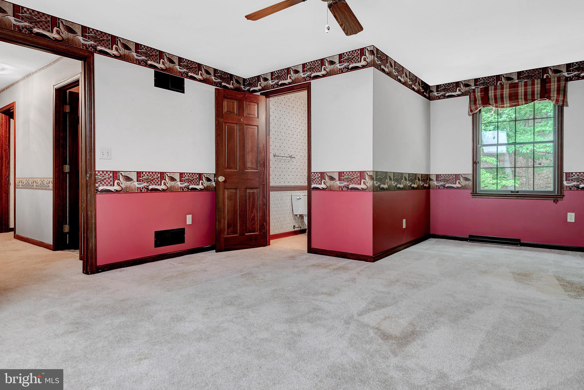 586 Spring Lane Boiling Springs, PA 17007 - Photo 37 of 59 Gallery Image 37