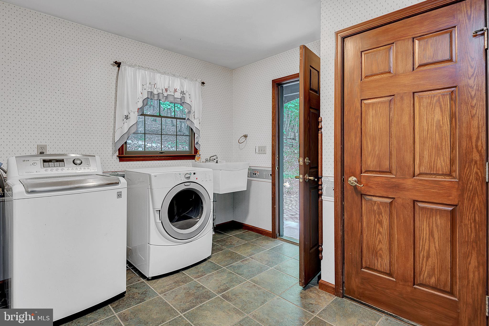 586 Spring Lane Boiling Springs, PA 17007 - Photo 51 of 59 Gallery Image 51