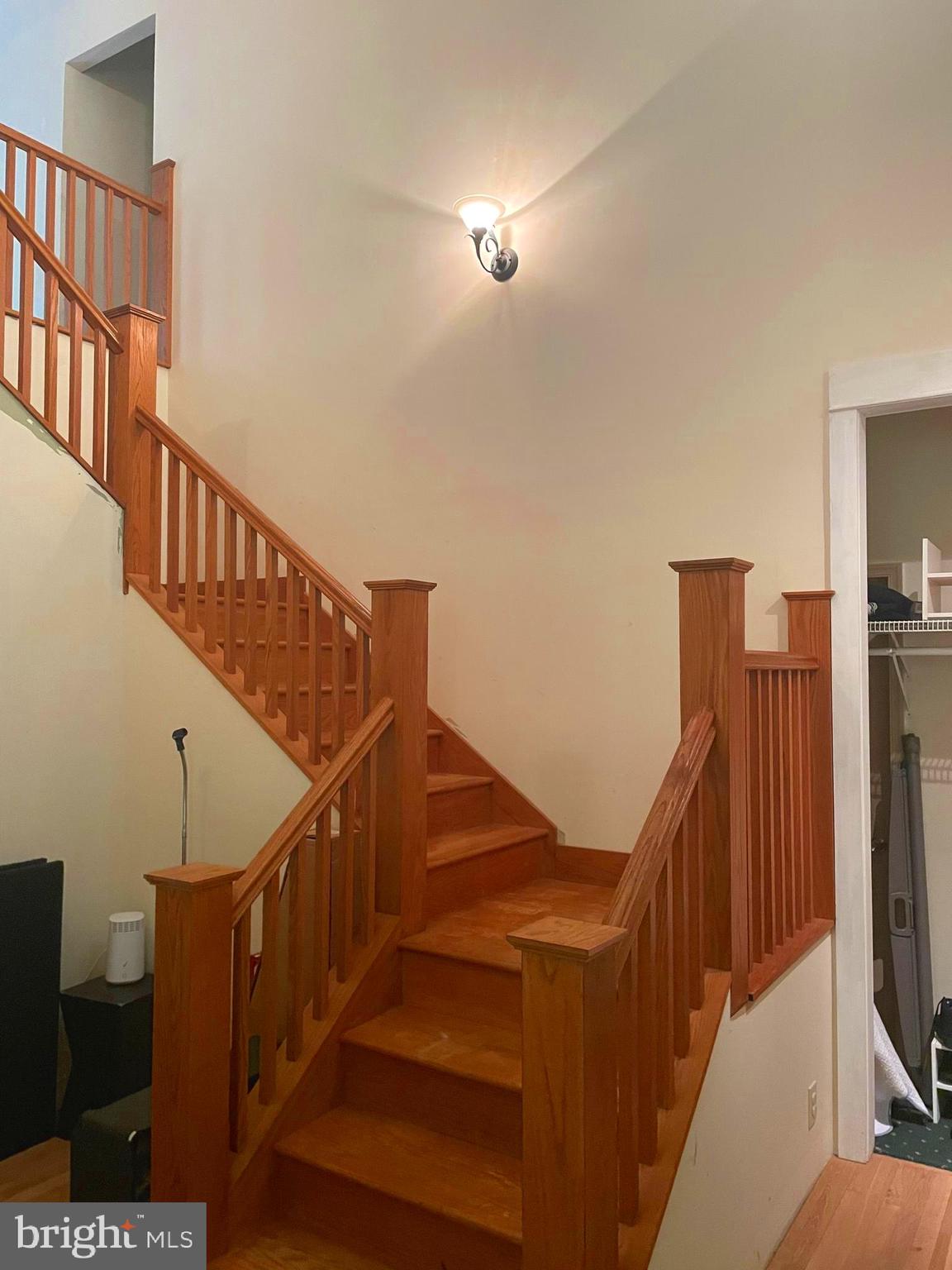 1453 Makefield Road Yardley, PA 19067 - Photo 9 of 46 Beautiful Oak Stairs