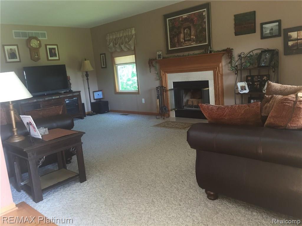 3639 Hogback Road Fowlerville, MI 48836 - Photo 3 of 17 IMG_6574.JPG