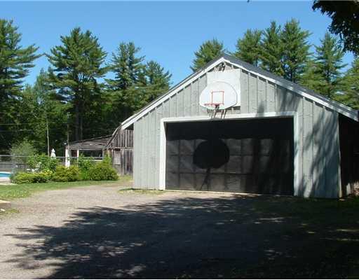 177 Range Road Cumberland, ME 04021 - Photo 22 of 25 Parking Lot/Garage.