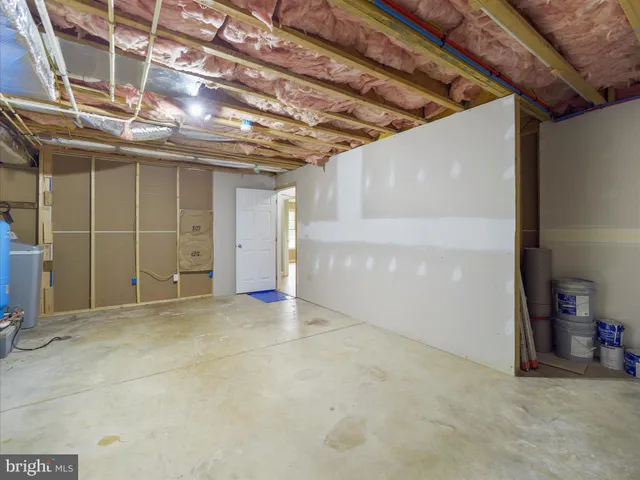 a view of a house with a big yard