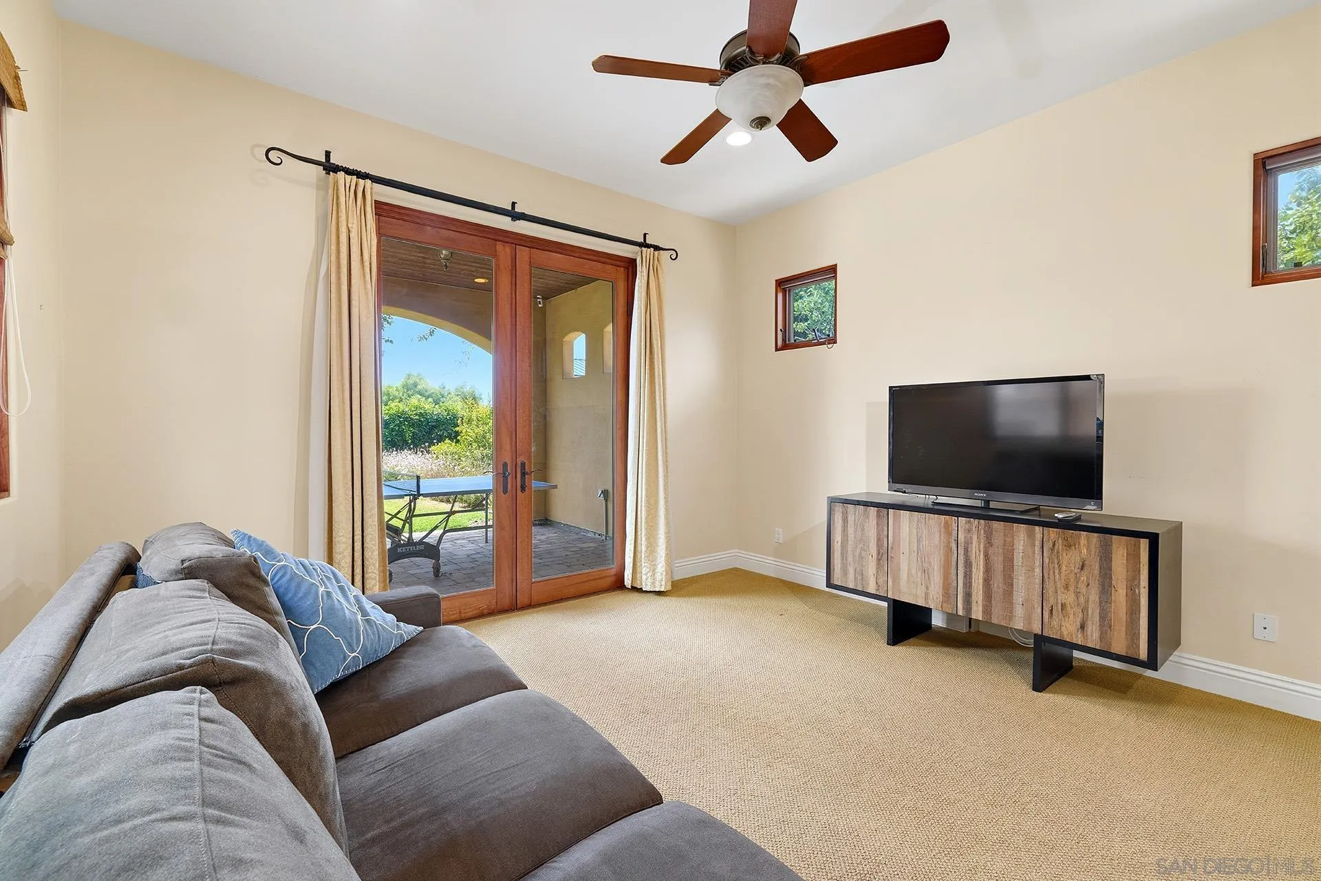 645 North Rios Avenue Solana Beach, CA 92075 - Photo 12 of 19