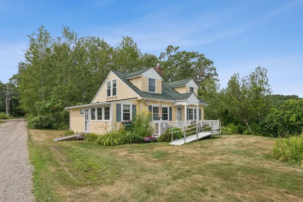 $799,000 | 2 Seal Lane, Biddeford, ME 04005