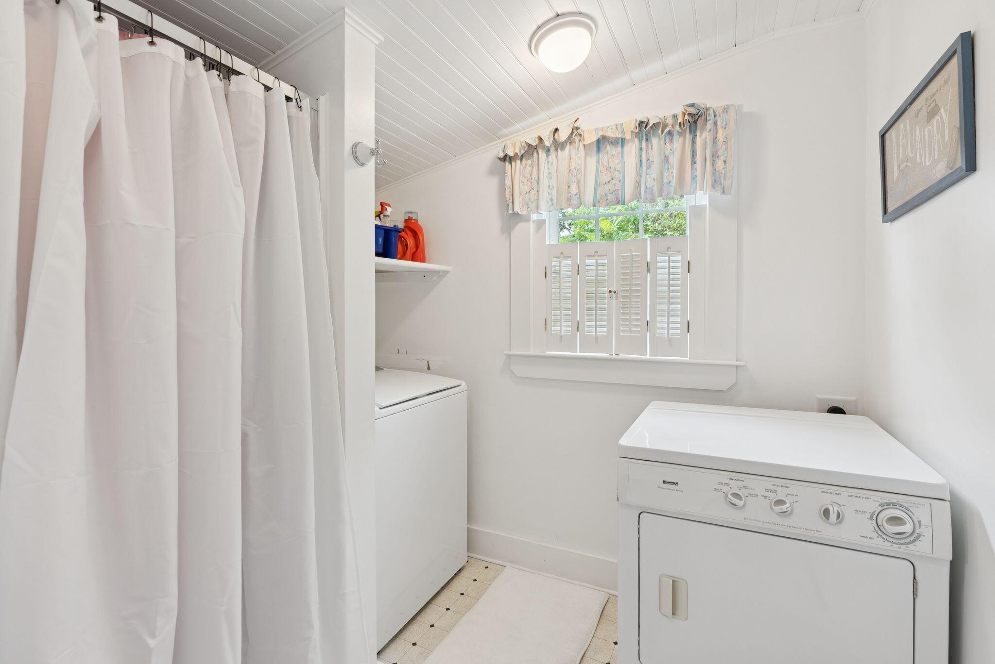 2 Seal Lane Biddeford, ME 04005 - Photo 16 of 34 Primary bathroom