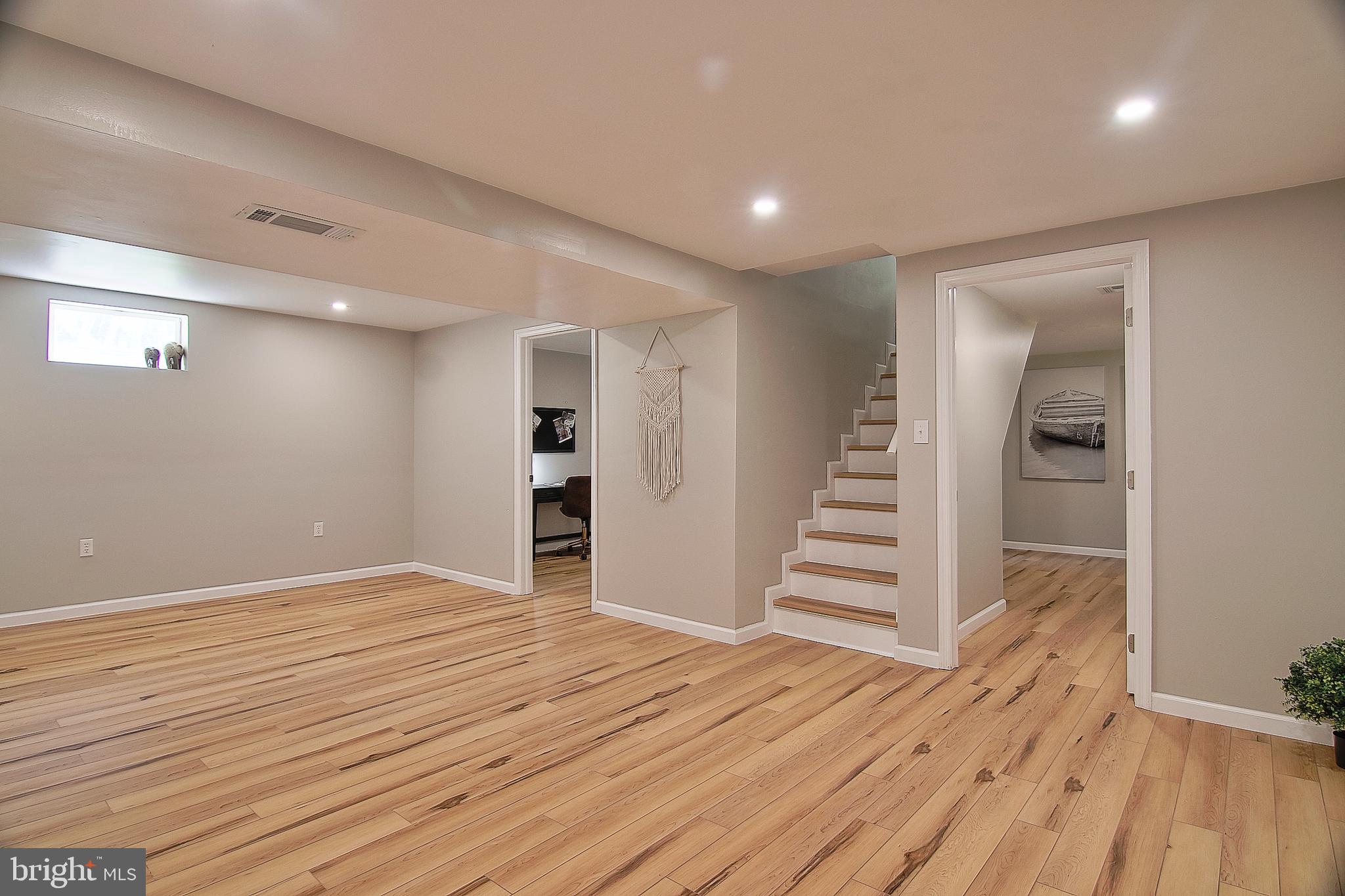 1291 Shelbourne Road Reading, PA 19606 - Photo 20 of 33 Family Room