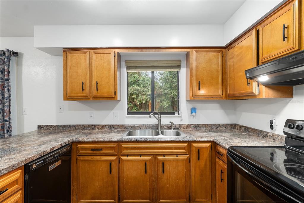 5316 Southwest 80 Terrace Gainesville, FL 32608 - Photo 15 of 35 Gallery Image 15