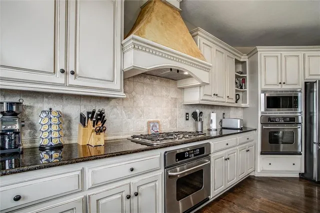 $750,000 | 10611 North Michigan Avenue, Kansas City, MO 64155