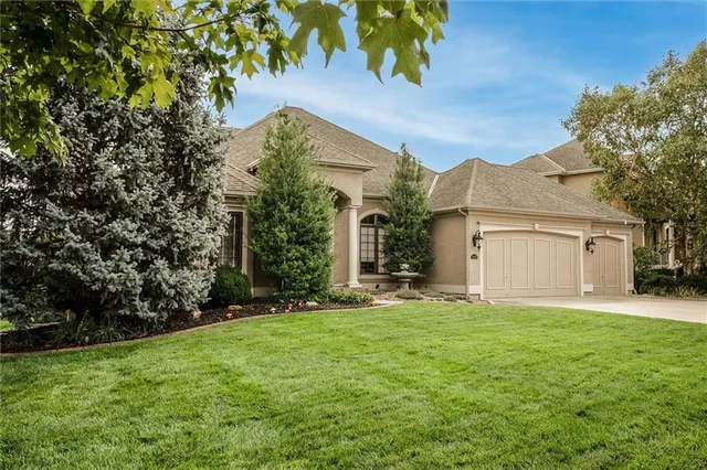 $750,000 | 10611 North Michigan Avenue, Kansas City, MO 64155