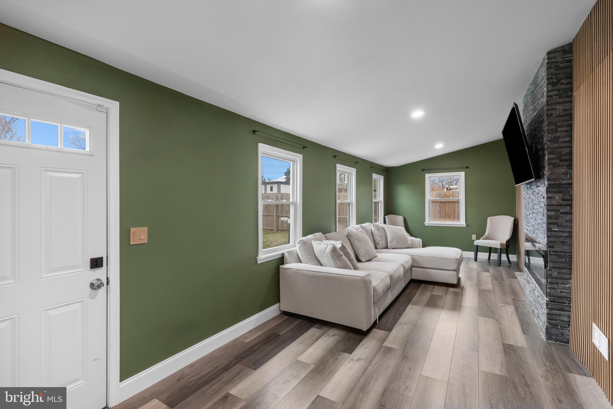 407 Trappe Road Dundalk, MD 21222 - Photo 21 of 46 Family Room