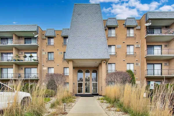 $125,000 | 931 West Arquilla Drive, Unit 133, Glenwood, IL 60425