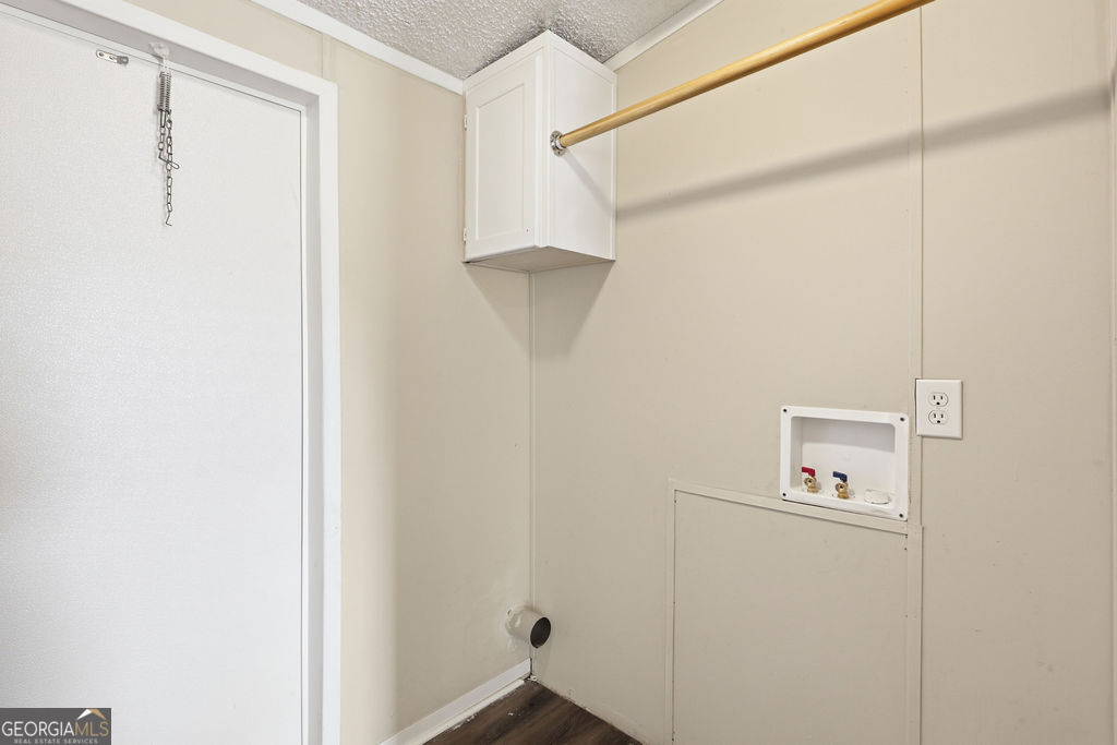 196 Barn Rd Circle Jesup, GA 31545 - Photo 25 of 31 a picture of a small space