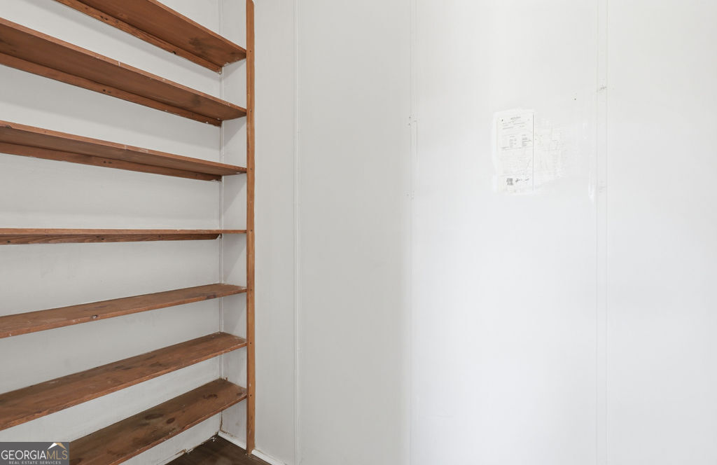 196 Barn Rd Circle Jesup, GA 31545 - Photo 27 of 31 a view of a room