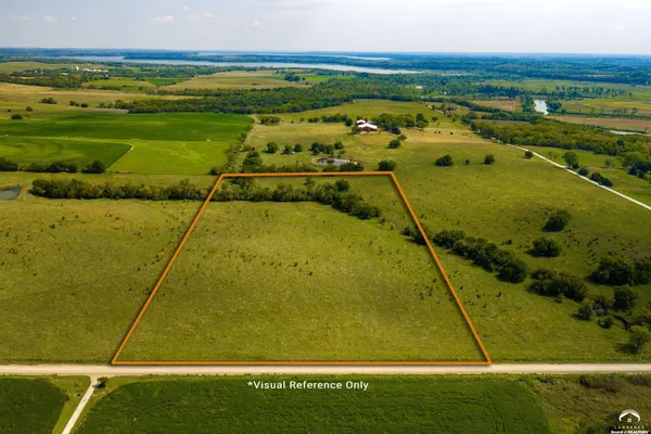 $230,000 | 1230 East 100 Road, Berryton, KS 66409